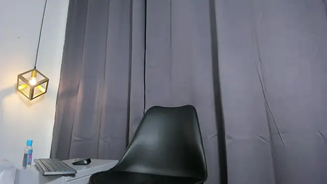 lianfox  online show from October 25, 12:56 pm