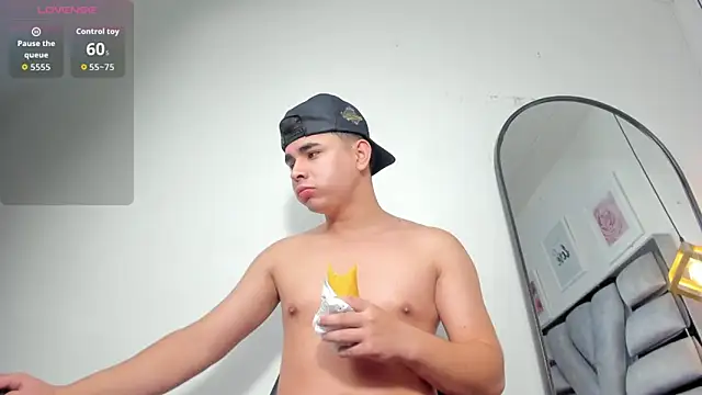 lianfox  online show from February 3, 1:05 pm