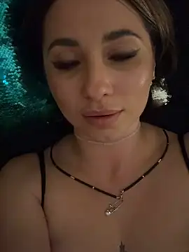 Snapshot of Adelina_Fan chatting on February 12, 10:27 pm Adelina Fan online show from February 12, 10:27 pm