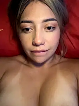 Snapshot of MissCat_ chatting on October 27, 3:10 am MissCat online show from October 27, 3:10 am