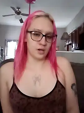 Snapshot of spoiledprincess4 chatting on December 2, 8:37 pm spoiledprincess4 online show from December 2, 8:37 pm