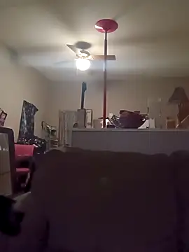 Snapshot of spoiledprincess4 chatting on December 20, 7:59 am spoiledprincess4 online show from December 20, 7:59 am