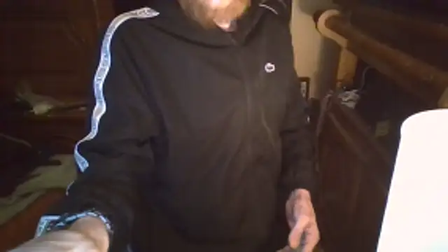 zipman92 online show from December 21, 1:29 pm