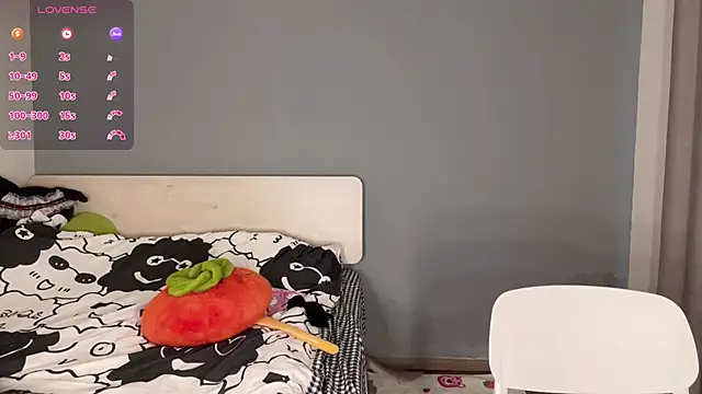 Kittenfishing online show from October 8, 8:12 am