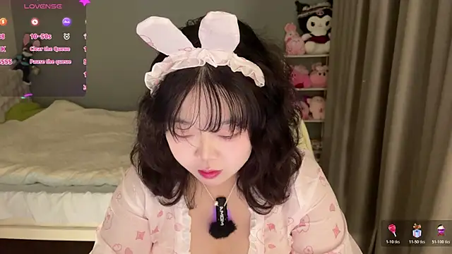 Kittenfishing online show from November 16, 3:17 pm