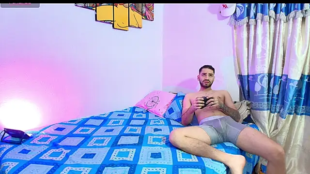 daniquintero03 online show from February 4, 4:40 am