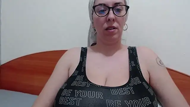 jollene online show from March 23, 3:16 pm