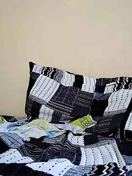 Snapshot of La_Cosita_69 chatting on October 17, 2:19 pm La Cosita 69 online show from October 17, 2:19 pm