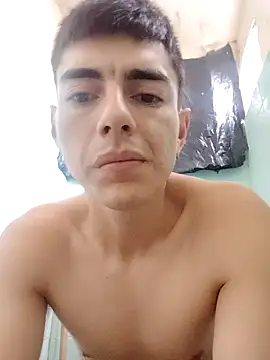 Snapshot of La_Cosita_69 chatting on October 31, 12:28 pm La Cosita 69 online show from October 31, 12:28 pm