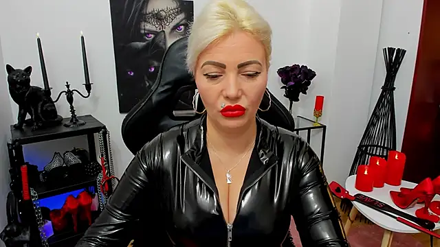 Snapshot of demisweet chatting on March 10, 11:32 am demisweet online show from March 10, 11:32 am