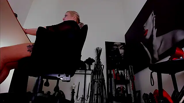 Snapshot of demisweet chatting on February 12, 5:35 am demisweet online show from February 12, 5:35 am