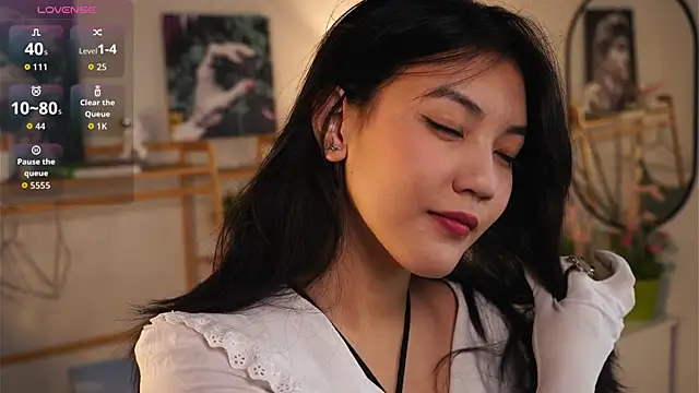 Snapshot of MoiraEger chatting on October 1, 5:08 pm MoiraEger online show from October 1, 5:08 pm