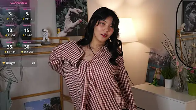 Snapshot of MoiraEger chatting on October 4, 5:11 pm MoiraEger online show from October 4, 5:11 pm