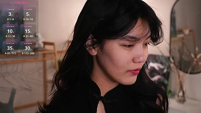 Snapshot of MoiraEger chatting on October 11, 5:11 pm MoiraEger online show from October 11, 5:11 pm