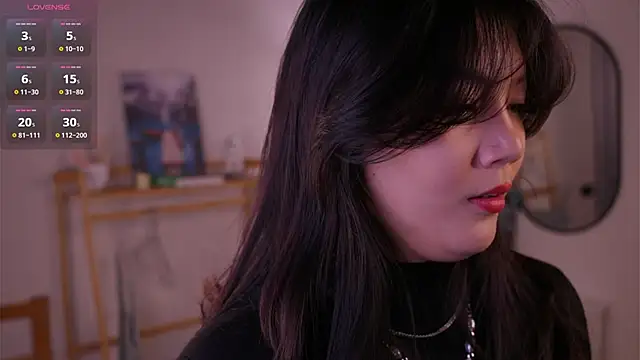 Snapshot of MoiraEger chatting on October 27, 5:17 pm MoiraEger online show from October 27, 5:17 pm