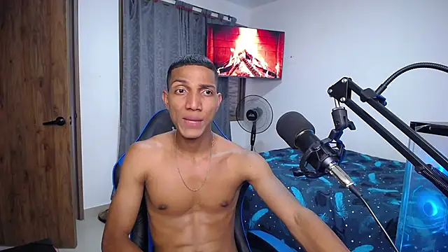 miguelmarcus online show from July 3, 9:43 pm