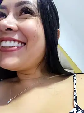 CrisMarulanda online show from November 29, 11:08 pm