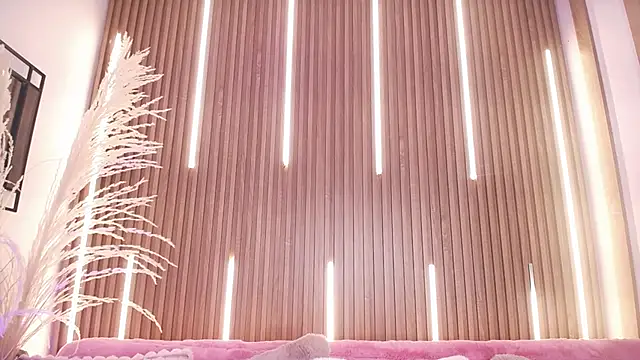 Snapshot of MylaDreams chatting on September 28, 3:23 am MylaDreams online show from September 28, 3:23 am