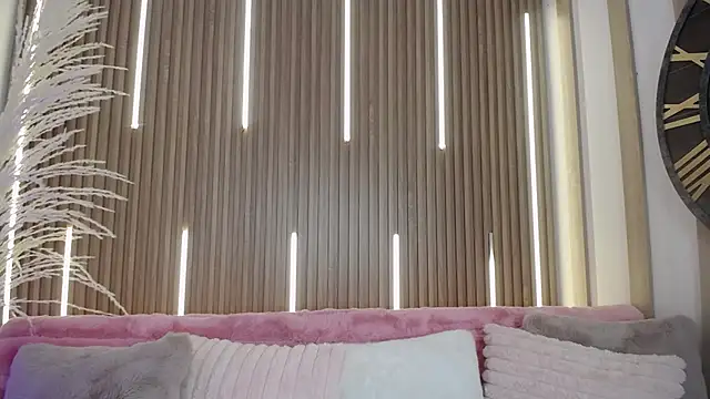 Snapshot of MylaDreams chatting on September 29, 3:22 am MylaDreams online show from September 29, 3:22 am