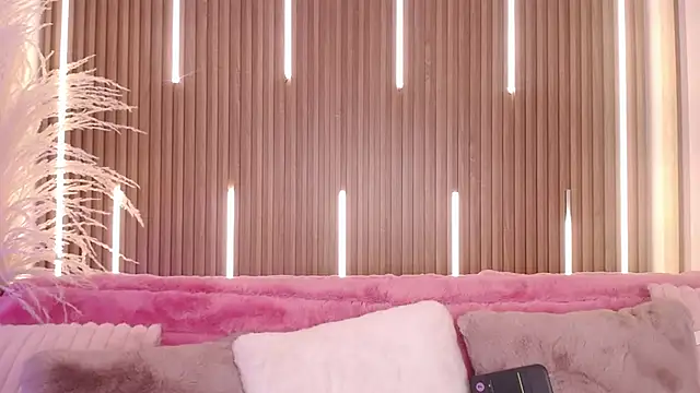 Snapshot of MylaDreams chatting on September 30, 3:22 am MylaDreams online show from September 30, 3:22 am