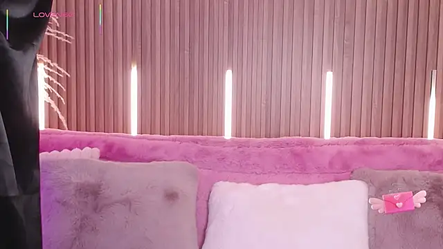 Snapshot of MylaDreams chatting on October 3, 3:25 am MylaDreams online show from October 3, 3:25 am