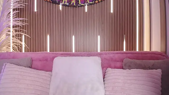 Snapshot of MylaDreams chatting on October 18, 3:42 am MylaDreams online show from October 18, 3:42 am