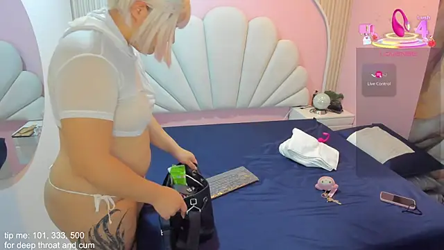 hinata dolly online show from November 29, 11:13 am