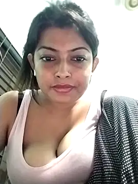 HotNehaChowdhury online show from March 28, 9:58 pm
