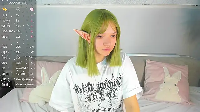 Molly Platt online show from October 2, 9:05 am