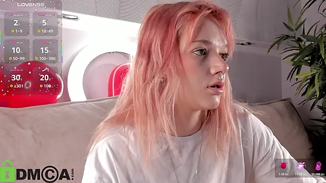 Molly Platt online show from February 9, 9:13 am