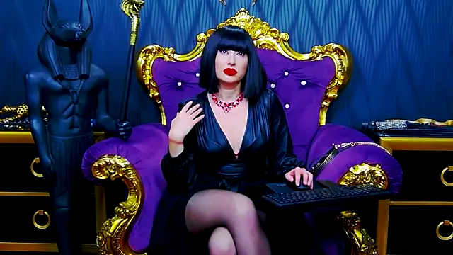 LaraMaeve online show from December 4, 6:12 am