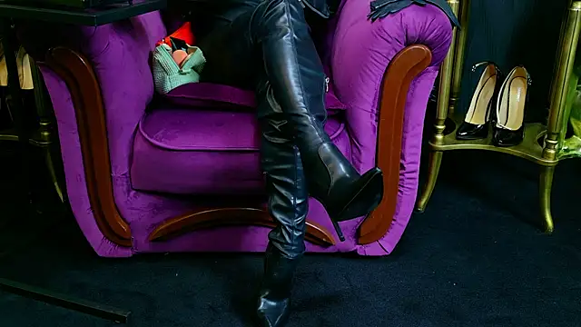 VivianReeve online show from September 25, 5:22 am