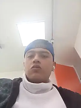 Snapshot of Lee_priest chatting on December 17, 3:18 pm Lee priest online show from December 17, 3:18 pm