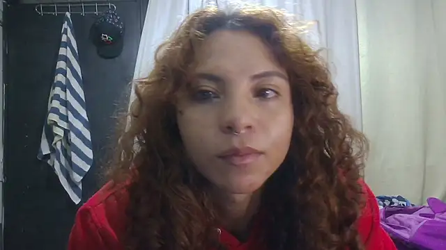 Snapshot of VioletV chatting on June 19, 1:21 am VioletV online show from June 19, 1:21 am