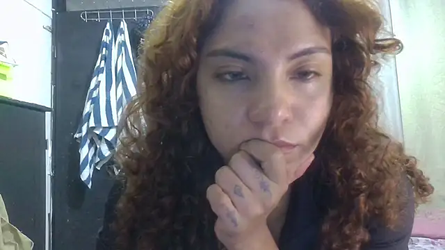 Snapshot of VioletV chatting on June 26, 3:22 am VioletV online show from June 26, 3:22 am