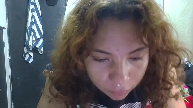 Snapshot of VioletV chatting on July 1, 2:24 am VioletV online show from July 1, 2:24 am