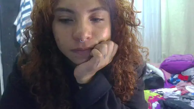 Snapshot of VioletV chatting on August 5, 12:57 am VioletV online show from August 5, 12:57 am
