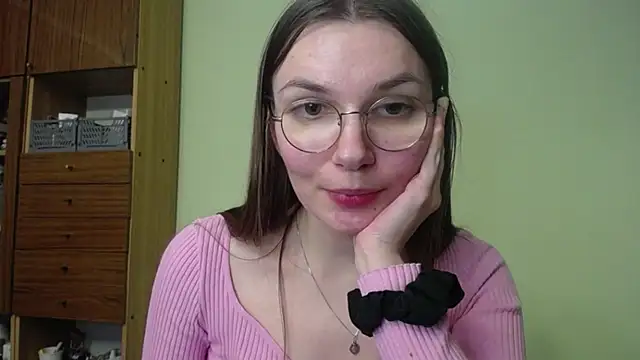 LooveELLYx online show from December 10, 8:38 pm