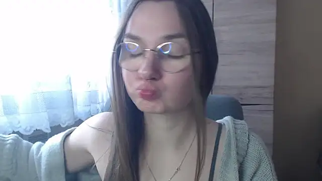 LooveELLYx online show from January 4, 10:49 am