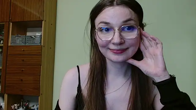 LooveELLYx online show from March 9, 5:49 pm