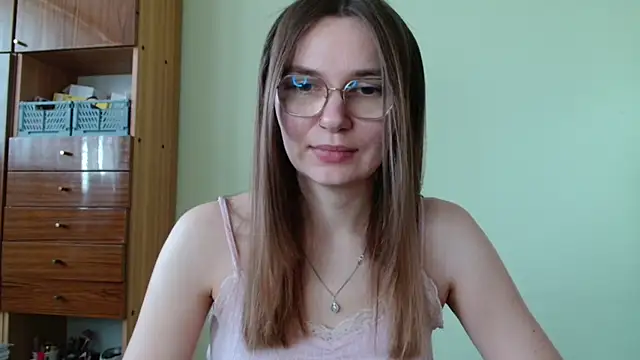 LooveELLYx online show from September 26, 6:39 am