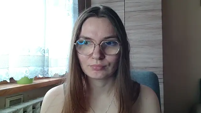 LooveELLYx online show from November 3, 8:04 am