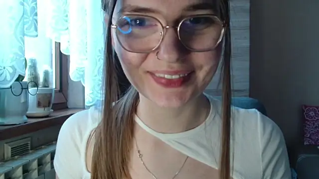 LooveELLYx online show from January 8, 7:32 am