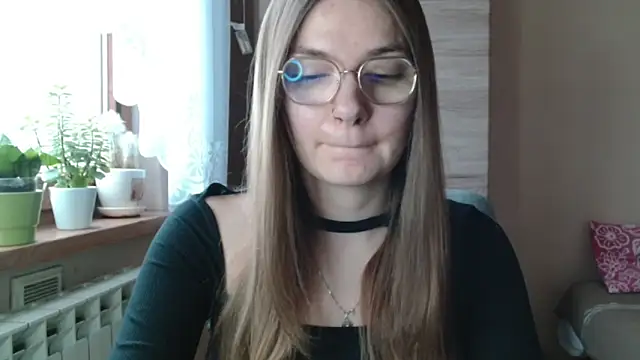 LooveELLYx online show from February 13, 7:26 am