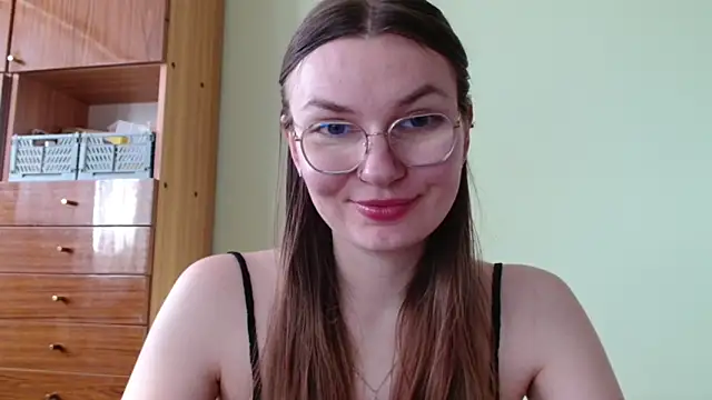 LooveELLYx online show from March 19, 2:43 pm