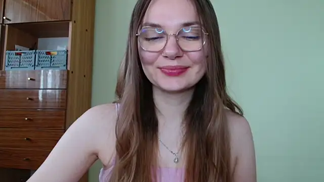 LooveELLYx online show from May 14, 5:03 am