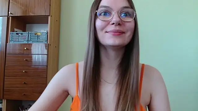 LooveELLYx online show from May 28, 6:32 am