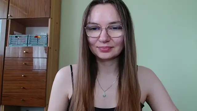 LooveELLYx online show from June 5, 6:31 am