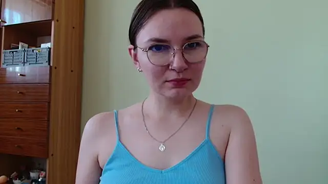 LooveELLYx online show from July 9, 6:28 am