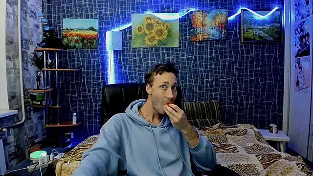 CuteBoy228 online show from December 13, 8:25 pm